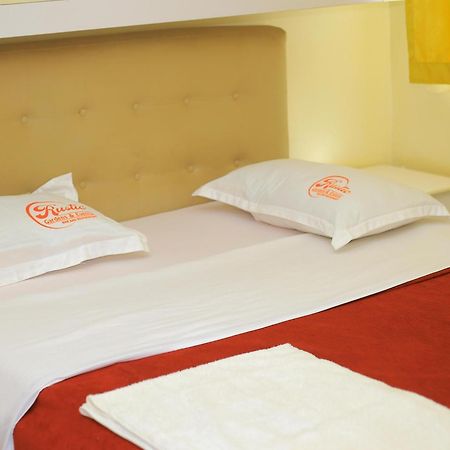 Rustic Gardens Bed & Breakfast Kitunzi Lungujja Kampala Esterno foto
